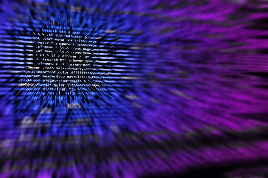 Seis grandes empresas crean el primer consorcio de inteligencia artificial de la industria en España
